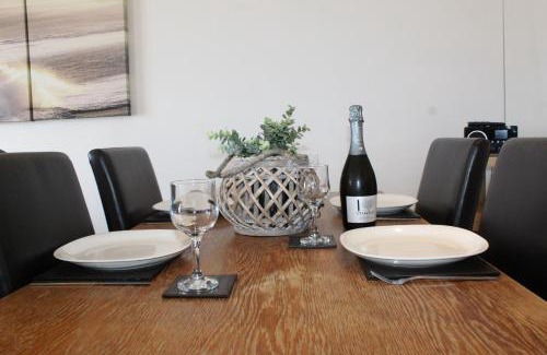 Seaton House | Beach Retreat - Mount Brioni