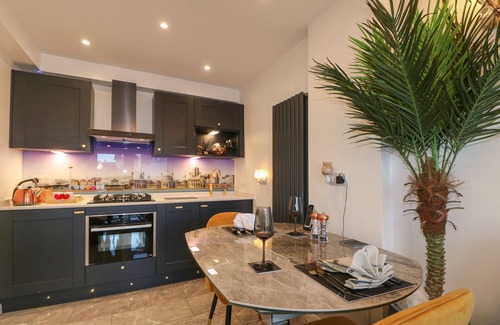 Seaford Cottage | BEACH RETREAT, romantic, character holiday cottage in Seaford