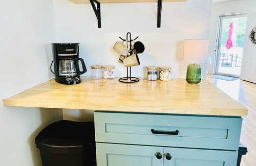 Carolina Beach House | Beach Retreat - Spacious Top Level APT, Walk to Carolina Beach, Lake & Park