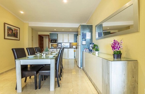 Puerto de Pollensa Apartment | Beach/Seafront Apt. 3 Bedrooms, Balcony, Panoramic Views of the Bay - Centre of Port de Pollenca!
