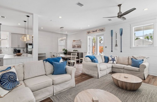 Frangista Beach House | Beach🏖️Service! Rooftop Deck-Private Pool-LSV (Golf Cart)-Bikes🚲-8BR Palm Paradi
