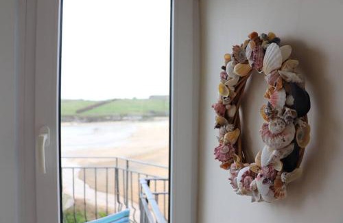 Porth Apartment | Beach Side Top Floor Property, Balcony & Sea Views
