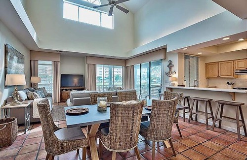 Miramar Beach House | BEACH STYLE UNIT! SLEEPS UP TO 10!