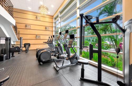 Ruskin Hotel | Beach Suite Pool Hot Tub Gym Game Room Tennis