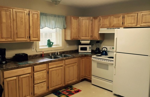 Old Orchard Beach Apartment | BEACH VACATION RENTAL WITH AIR CONDITIONING