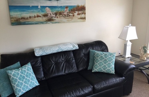 Old Orchard Beach Apartment | BEACH VACATION RENTAL WITH AIR CONDITIONING