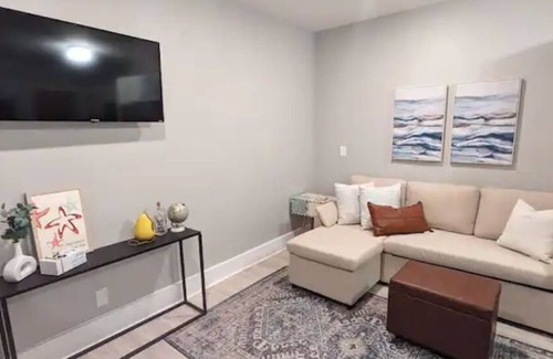Clarksville Apartment | Beach Vibe close to Museum Row
