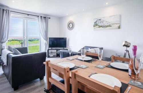 Llanelli Apartment | Beach View - 2 Bedroom Apartment - Llanelli