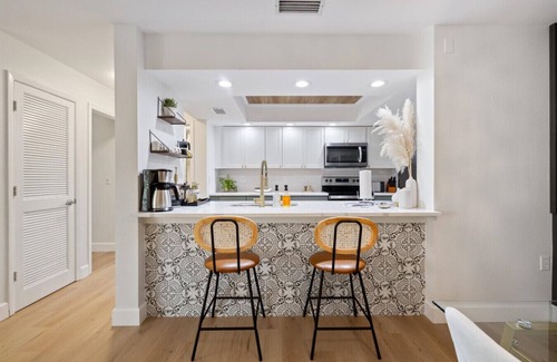 Whitney Beach Condo | Beach View Condo-Quiet & Secluded Private Beach