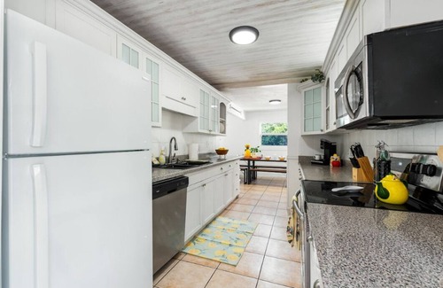 Pasadena On The Gulf House | Beach Villa in St. Pete, Private Pool, Pickle ball, Sand, Games, Bball, Fire Pit
