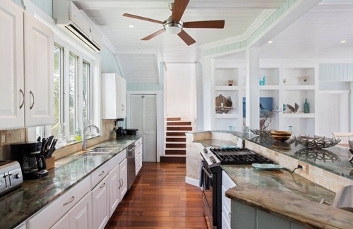 Governor's Harbour House | Beach Villa w/Pool @ French Leave Bch, Hot Tub, Gym, Prestigious Banks Rd