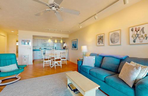 Glen Arbor Apartment | Beach Walk 3 4
