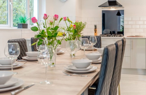 Porth House | Beach Walk - Four Bedroom House, Sleeps 8