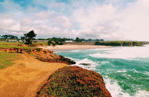 Fort Bragg Hotel | Beachcomber Motel