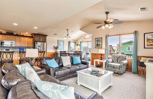 South Nags Head House | Beachcomber's Paradise | 295 ft from the beach | Dog Friendly, Private Pool, Hot Tub | Nags Head