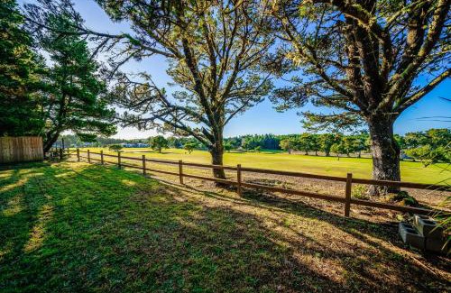 Waldport House | Beaches and Greens Guesthouse