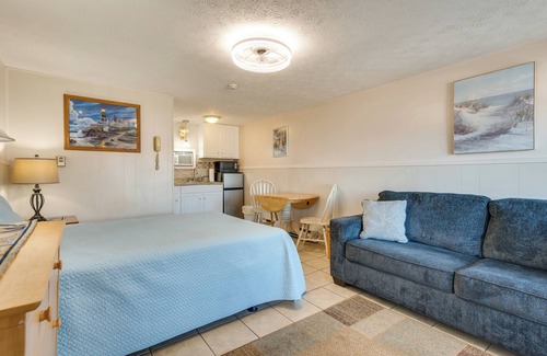 Old Orchard Beach Apartment | 'Beachfront 15' Condo on Old Orchard Beach