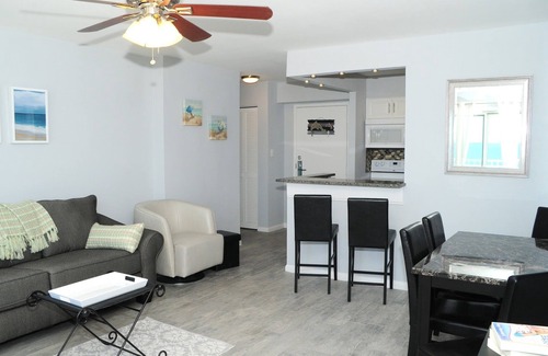 Northeast Virginia Beach Condo | Beachfront 2 Premium Bedroom with private balcony, Unit 1001