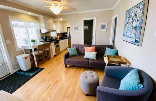 Old Orchard Beach Condo | Beachfront 2-bedroom condo just 2 minutes drive to Old Orchard Beach Pier
