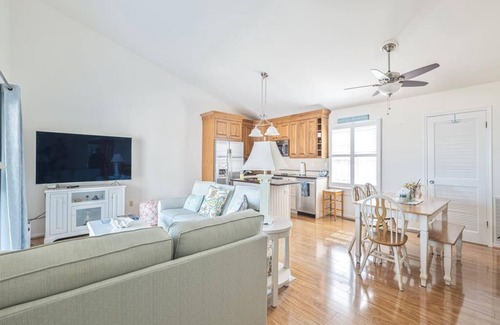 Cape May Condo | Beachfront 2BR Condo w/Balcony & Ocean Views