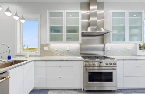 Atlantic City House | Beachfront 4BR/4.5BA Designer Home w/Hot Tub