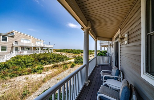 Gold Coast House | Beachfront 4BR 4BATH Condo with Panoramic Ocean View Deck