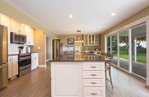 Sandusky House | BeachFront 5BD Steps to Cedar Point Private Beach