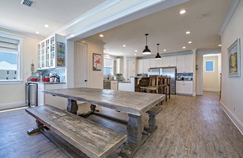 Fort Morgan House | Beachfront 9bed Easybreezy West