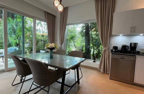 Rawai Apartment | Beachfront and Pool 2 BR Apt- Selina 870