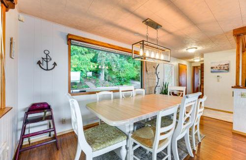 Anderson Island House | Beachfront Anderson Island Escape Rainier Views!