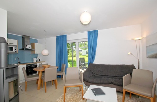 Lobbe Apartment | Beachfront apartment with terrace, use of swimming pool and sauna - Rex Rugia apartment 29-1