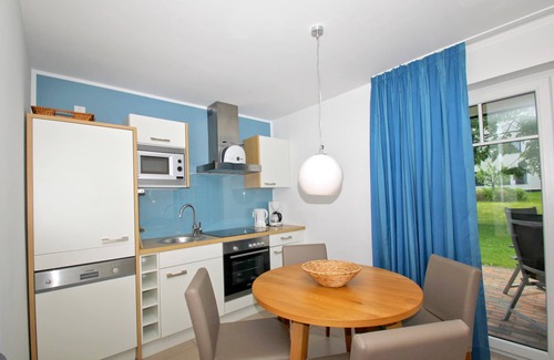 Lobbe Apartment | Beachfront apartment with terrace, use of swimming pool and sauna - Rex Rugia apartment 29-1