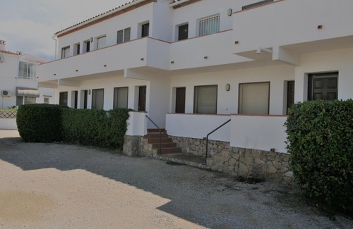 Empuriabrava Apartment | Beachfront Apartment with Parking, Steps from the Center of Empuriabrava