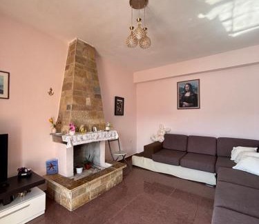 Himare Apartment | Beachfront Apartment