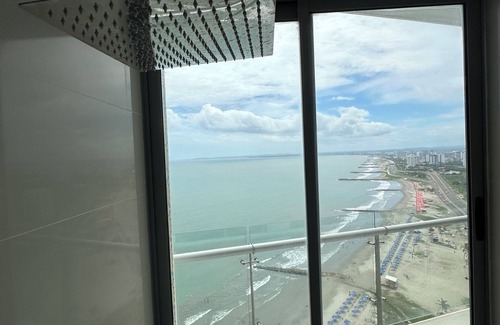 Marbella Apartment | Beachfront Apartment, Pool, Sauna, Jacuzzis, Gym. 5 Min Historical Center