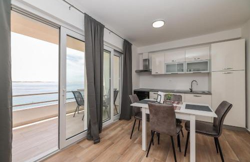 Rtina Apartment | Beachfront Apartments Tić with Seaview
