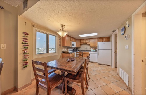 Sunnyside Condo | Beachfront Bliss: 3BR/3BA Condo with Balcony & Pools at Pinnacle Port