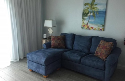 Indialantic Resort | Beachfront Bliss: Room with Direct Beach Access