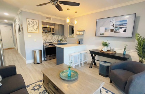North Beach Condo | Beachfront Bliss @ North Beach-on Beach, Walking distance to Aquarium, Lexington
