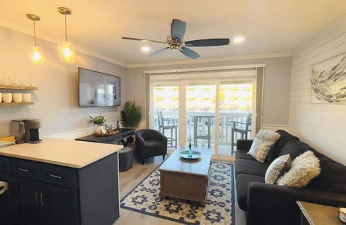 North Beach Condo | Beachfront Bliss @ North Beach-on Beach, Walking distance to Aquarium, Lexington
