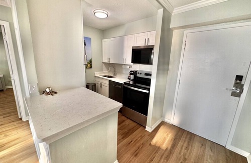 Northeast Virginia Beach Condo | Beachfront Bliss 4th Floor Dolphin Views