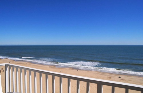 Northeast Virginia Beach Condo | Beachfront Bliss 4th Floor Dolphin Views