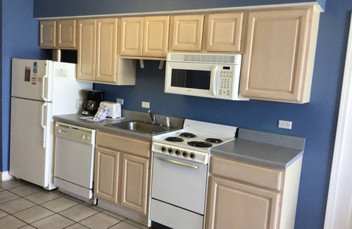 Cherry Grove Beach Condo | BeachFront Condo w/views, 3pools & Bar, beach rentals, 1mi walk to dwtn/shops