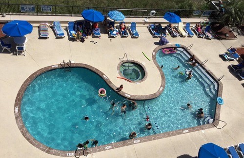 Cherry Grove Beach Condo | BeachFront Condo w/views, 3pools & Bar, beach rentals, 1mi walk to dwtn/shops