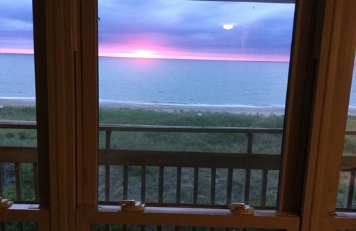 Kill Devil Hills Condo | Beachfront Condo @ Outer Banks Beach Club, 3Pools, closest to beach, & shops