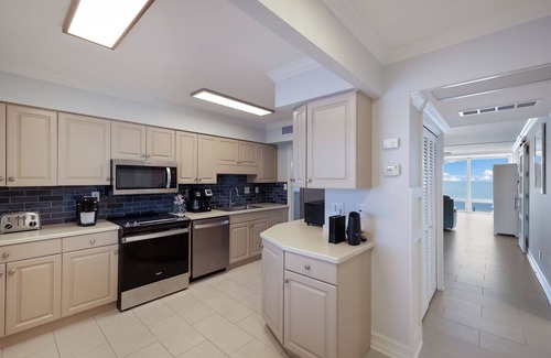 Holmes Beach Condo | Beachfront condo directly on Holmes beach