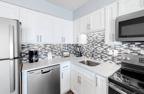 Orange Beach Condo | Beachfront Condo w/Shared Pool, Fitness Center, Private Balcony, Central A/C