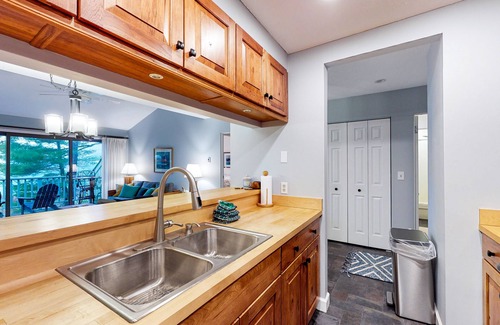 Glen Arbor Condo | Beachfront condo with beach access, fireplace, balcony, washer/dryer & views