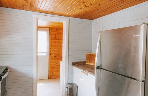Wasaga Beach Cottage | BEACHFRONT COTTAGE IN WASAGA BEACH - SANDPIPER BEACH RESORT - COTTAGE # 7