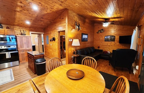 Westfield Cottage | Beachfront Cottage w/Amazing Views! Steps 2 Beach. Fishing.WiFi.Wineries.Dining